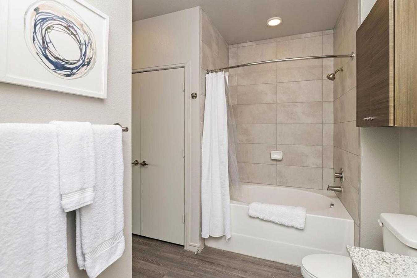 Landing At The Green At Plum Creek - 2 Bedrooms In Kyle Kültér fotó